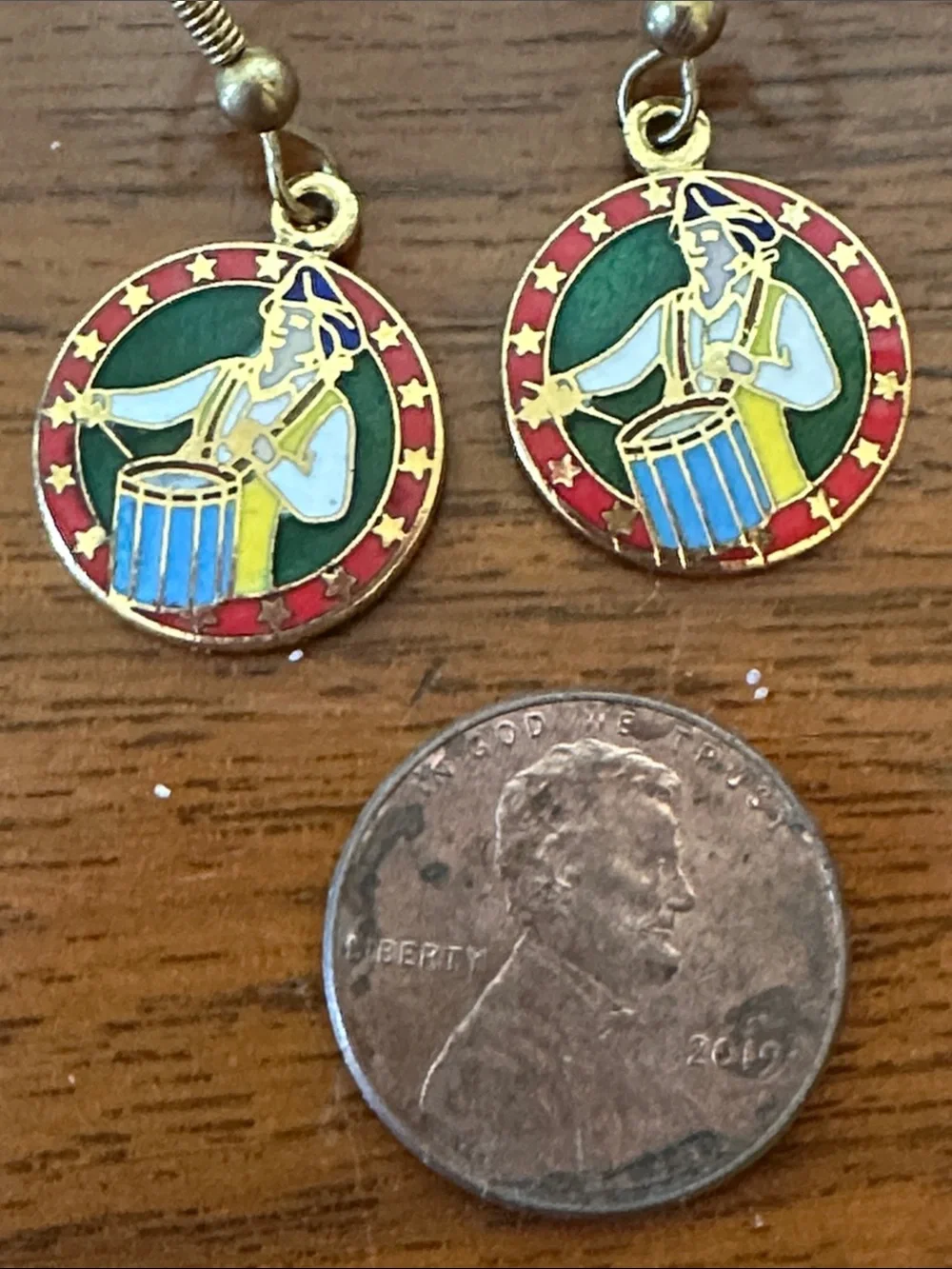 Vtg 70s Aviva‎ Bicentennial Hand-Painted Red, Green & Gold Drummer Drop Earrings